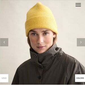 Like new le bonnet classic wool knit mustard beanie hat